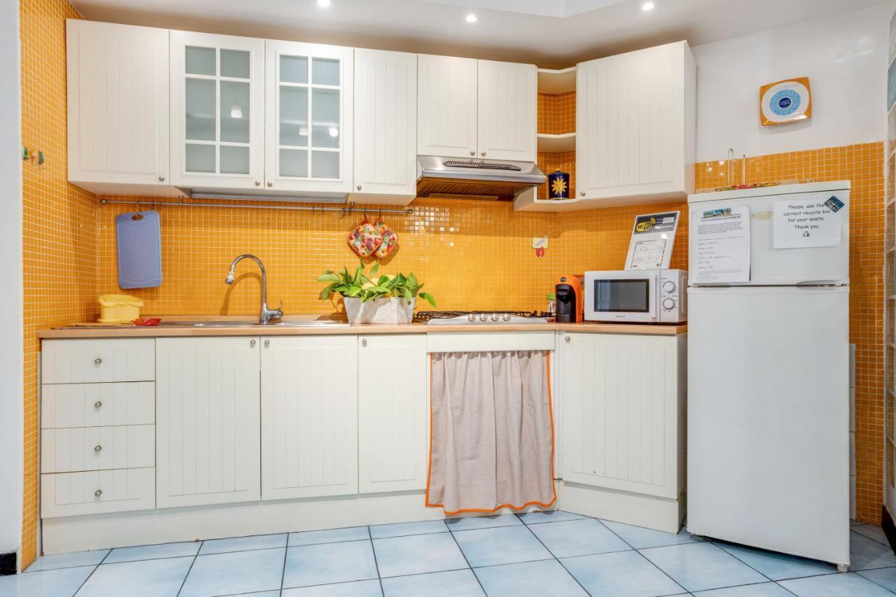 Guesthost - Casa Querida Central & Elegant Flat Неаполь Екстер'єр фото